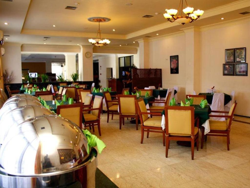 Pia Hotel Pangkalpinang Pangkalan Baru Exterior foto
